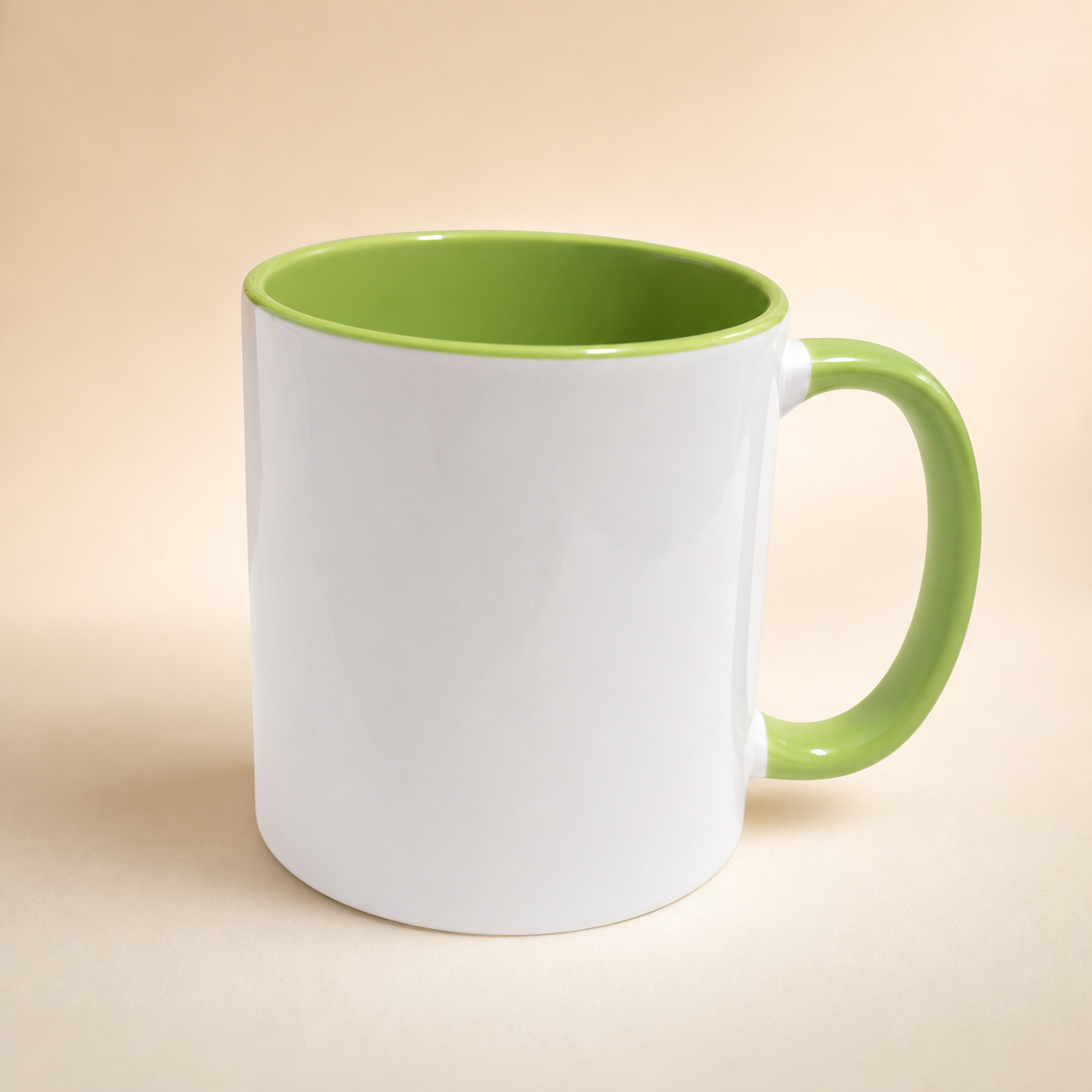 Taza blanca con interior de color